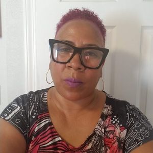 Meet your Posher, Pamela